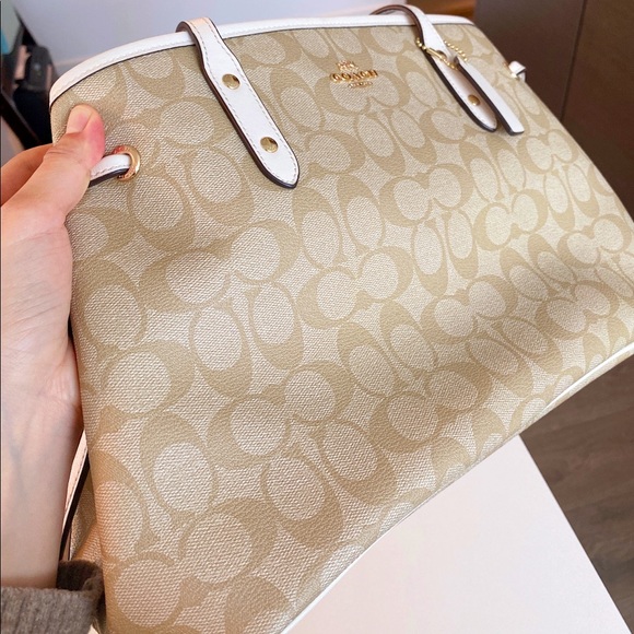 Coach Tote Bag - Picture 3 of 4